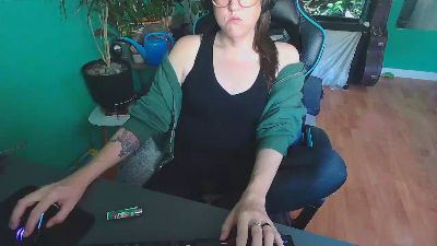 KushandKink live from Canada