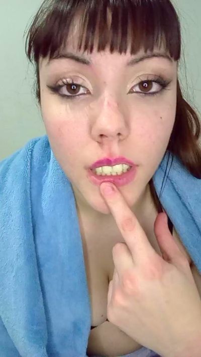 Lara_99_ live from Argentina