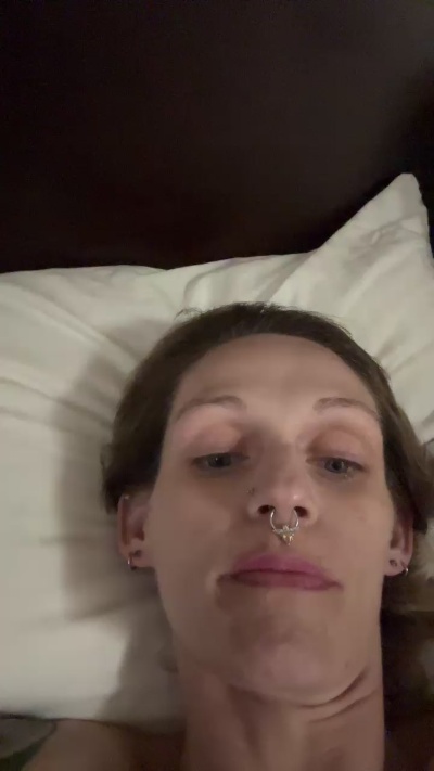 Leah_Marie3345 live from United States