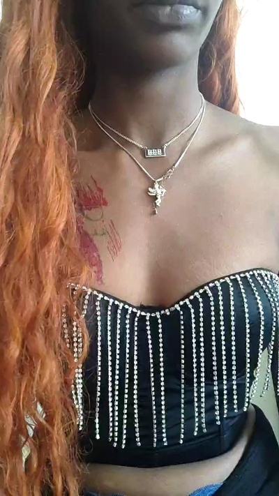 Leanasexy971 live from France
