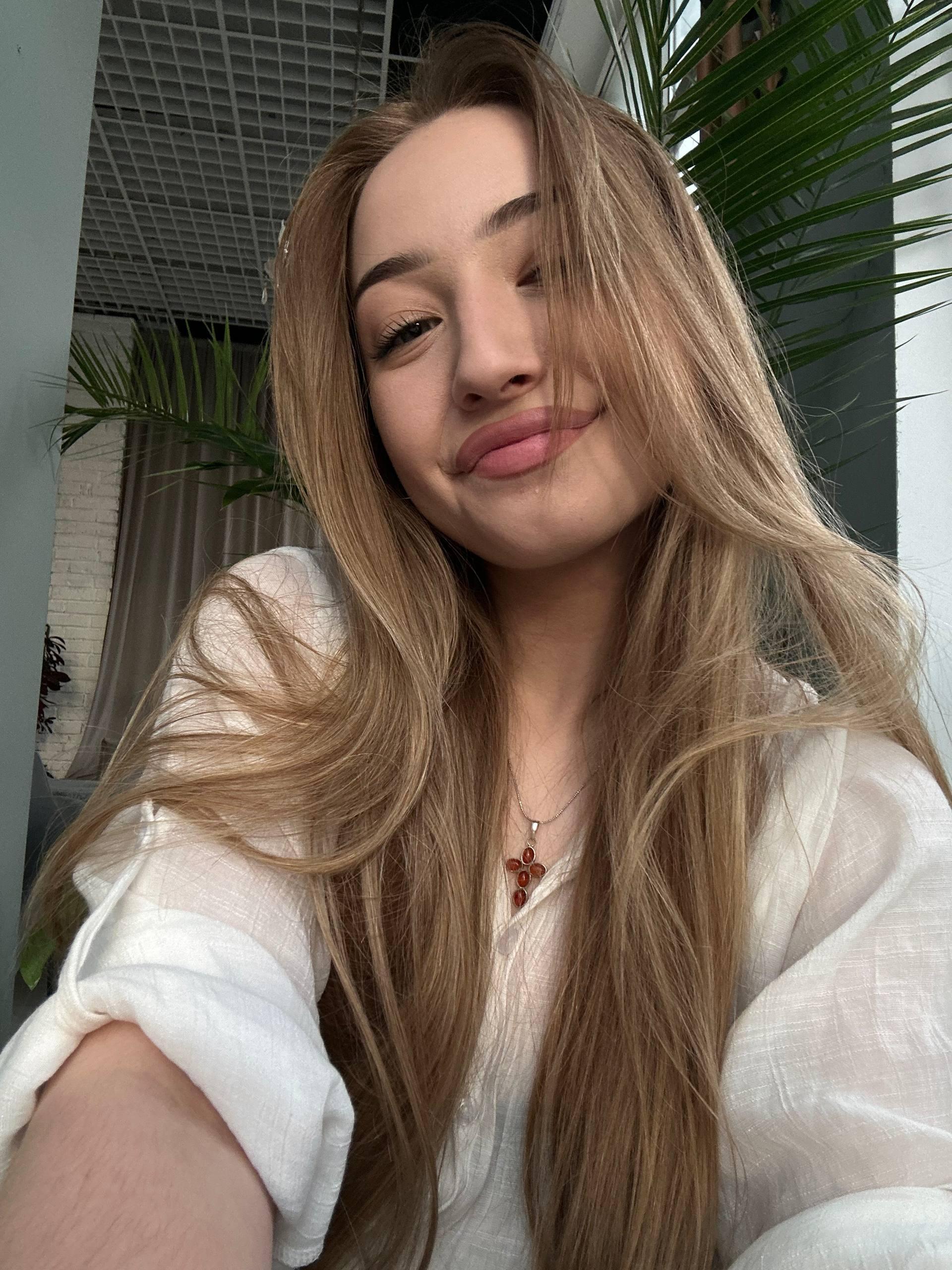 LeishaReitler live from France
