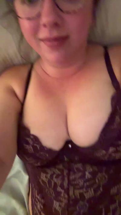 Little_bee00 live from United States
