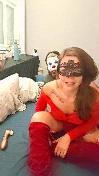 Loulou_27 live from France