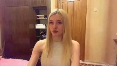 MadlynMuthana live from Poland