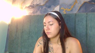 Megara_25 live from United States