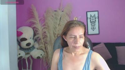 Milf_karlye live from United States