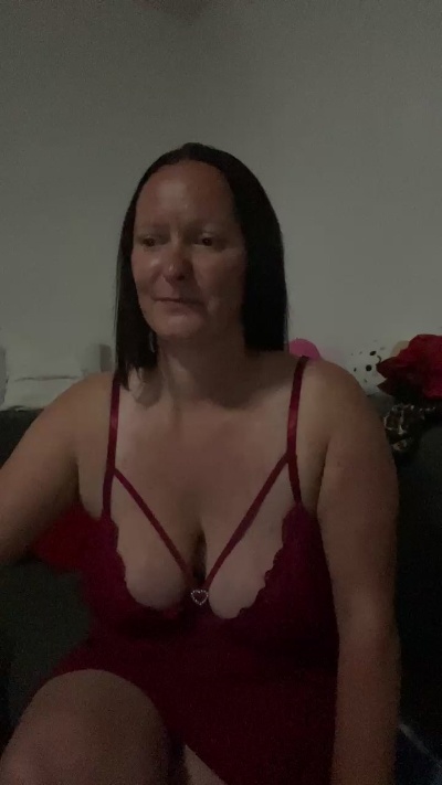 Nadine1990 live from Germany