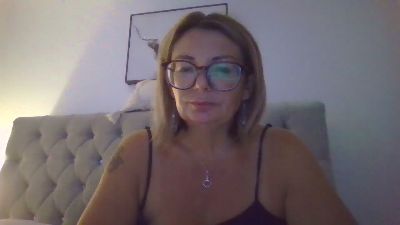 Naughty_Nicx live from United Kingdom