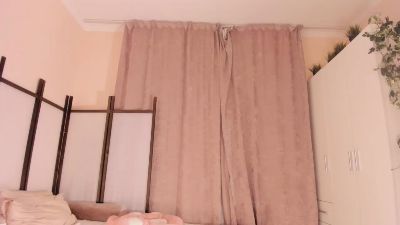 PhilippaDainty live from United States