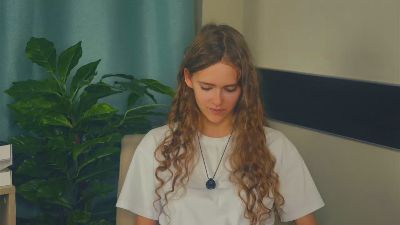 SaraSwick live from France