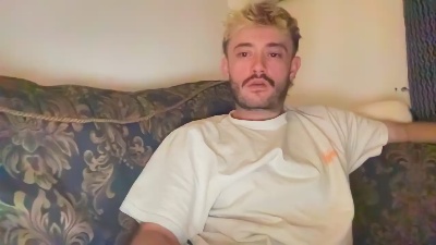 Tommyt4000 live from United Kingdom