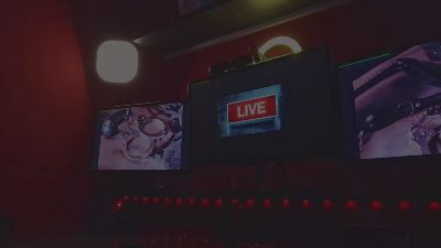 Warren__Jane live from United Kingdom