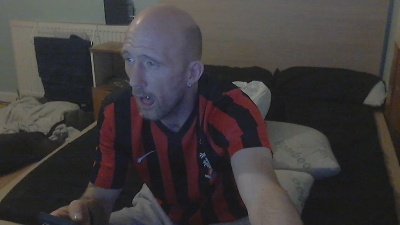 Weejimmyl live from United Kingdom