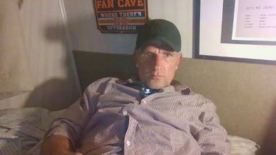 beau4223 live from United States