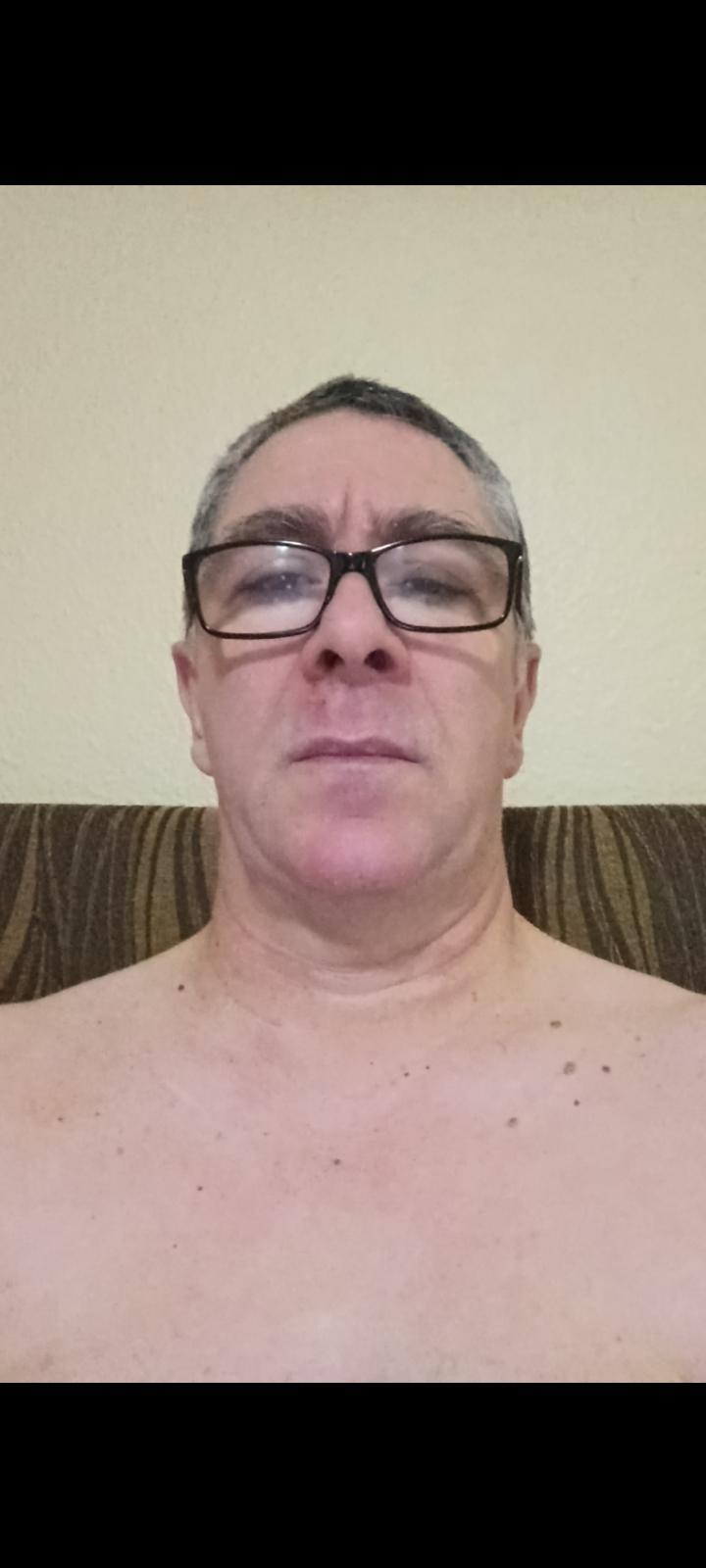 busco__putita live from Spain