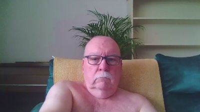 carebear2022 live from United Kingdom