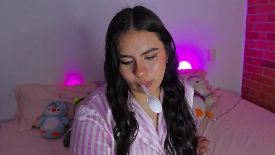 charlotte_blass live from Colombia