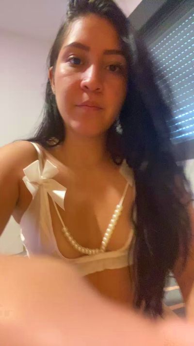 cora_2801 live from Spain