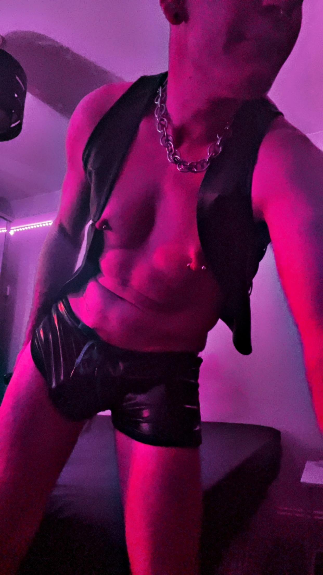 dickdiscoxxx live from United Kingdom