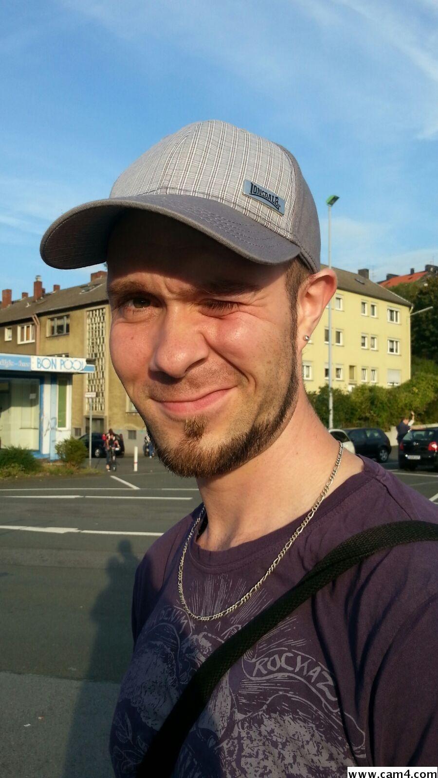 flo86xxx live from Germany