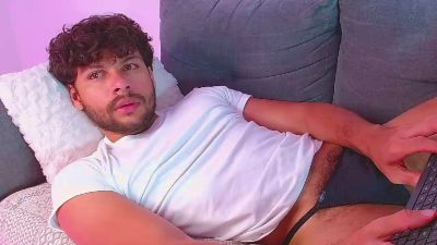 haku_kanjy live from Colombia
