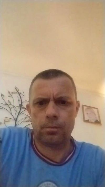 hungryass6969 live from United Kingdom