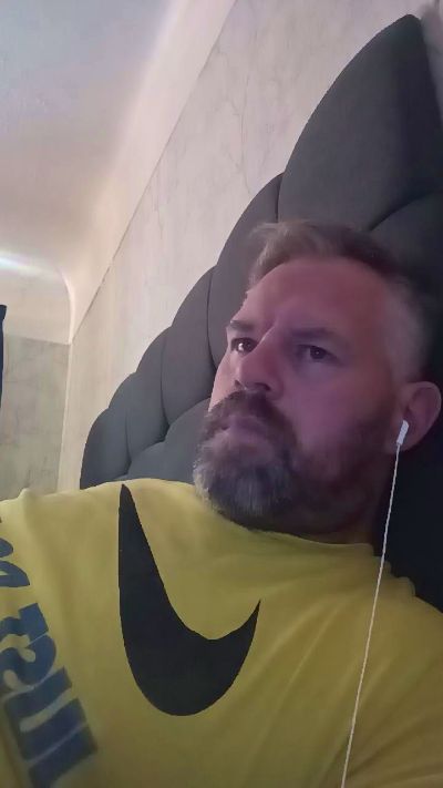 jonnyx5 live from United Kingdom