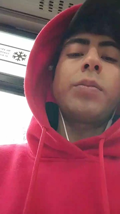 jovendotado420 live from Chile