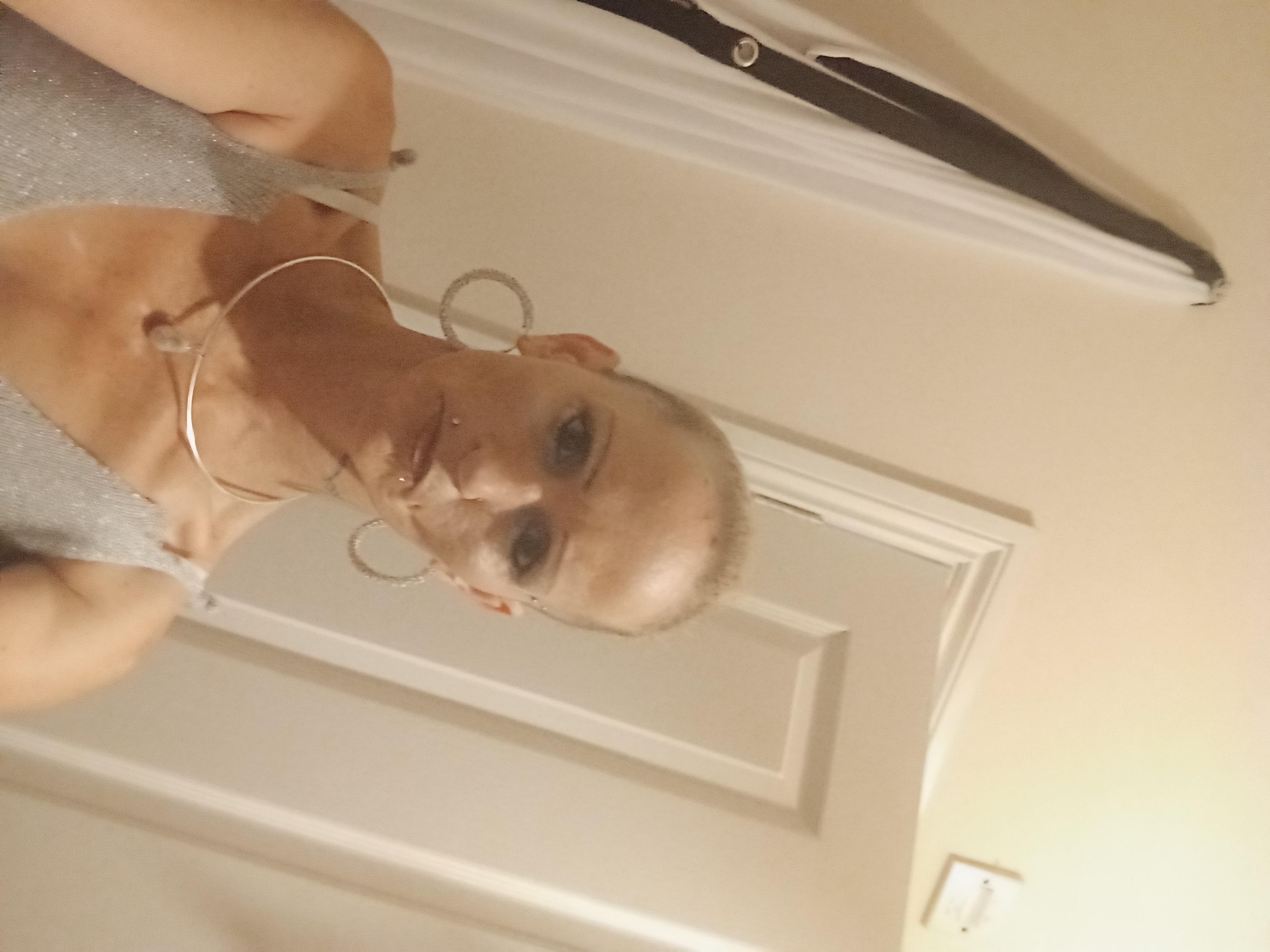 juicylilly69 live from United Kingdom