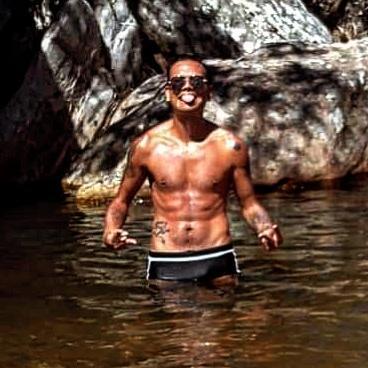 leo_kenzo live from Brazil