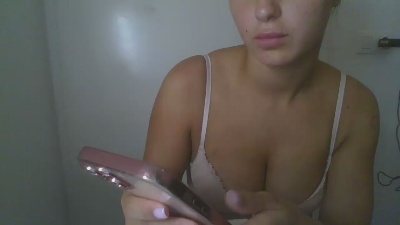 leylaxo live from Netherlands