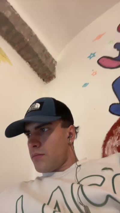 luchino220 live from Italy