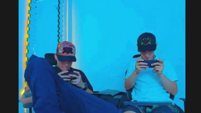 max_williamm live from Colombia
