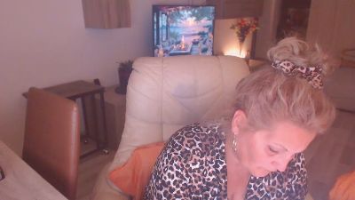 medeeahot live from United Kingdom