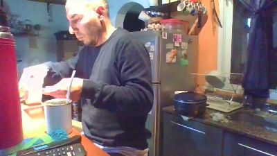petiso37 live from Argentina