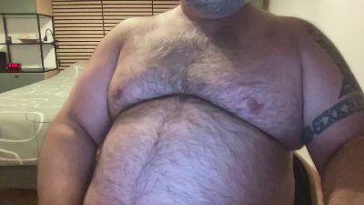 pissbear_sexy live from France