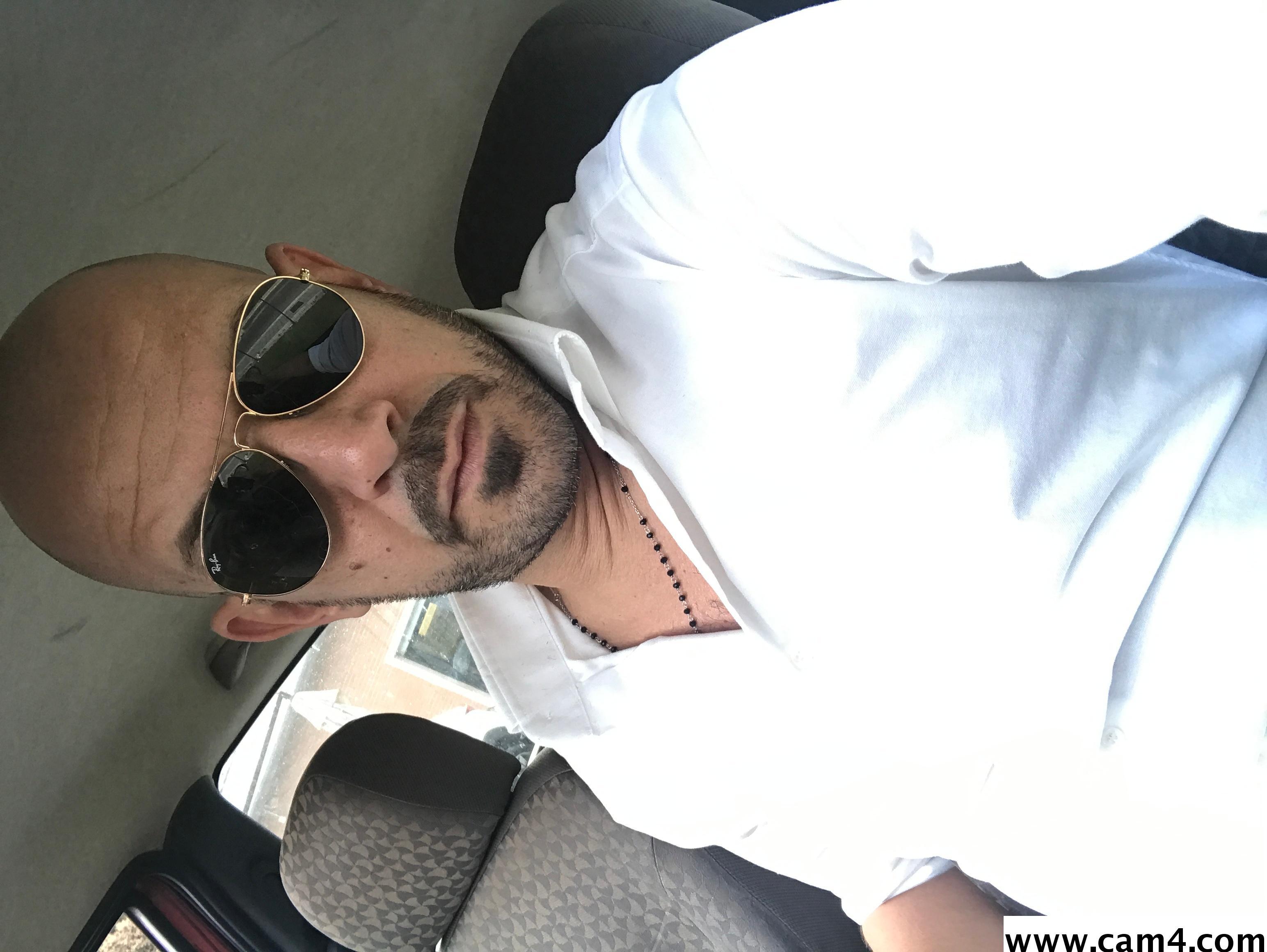 romano1900 live from Italy