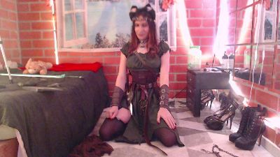 slutty_pet live from Colombia