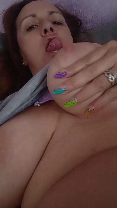 stefany49 live from United Kingdom