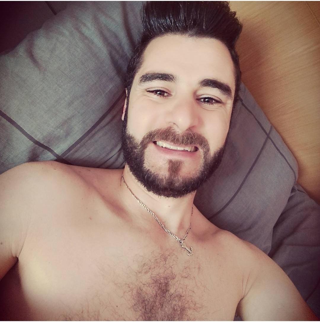 steve_renato live from Colombia