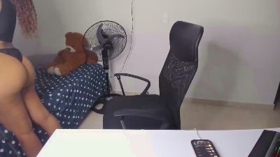 tatigirl455 live from Colombia
