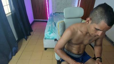 thiago_delicius live from Colombia