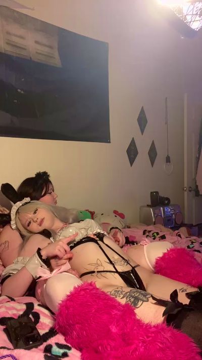tobisbedroom live from United States