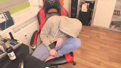 tonibiteen21 live from Germany